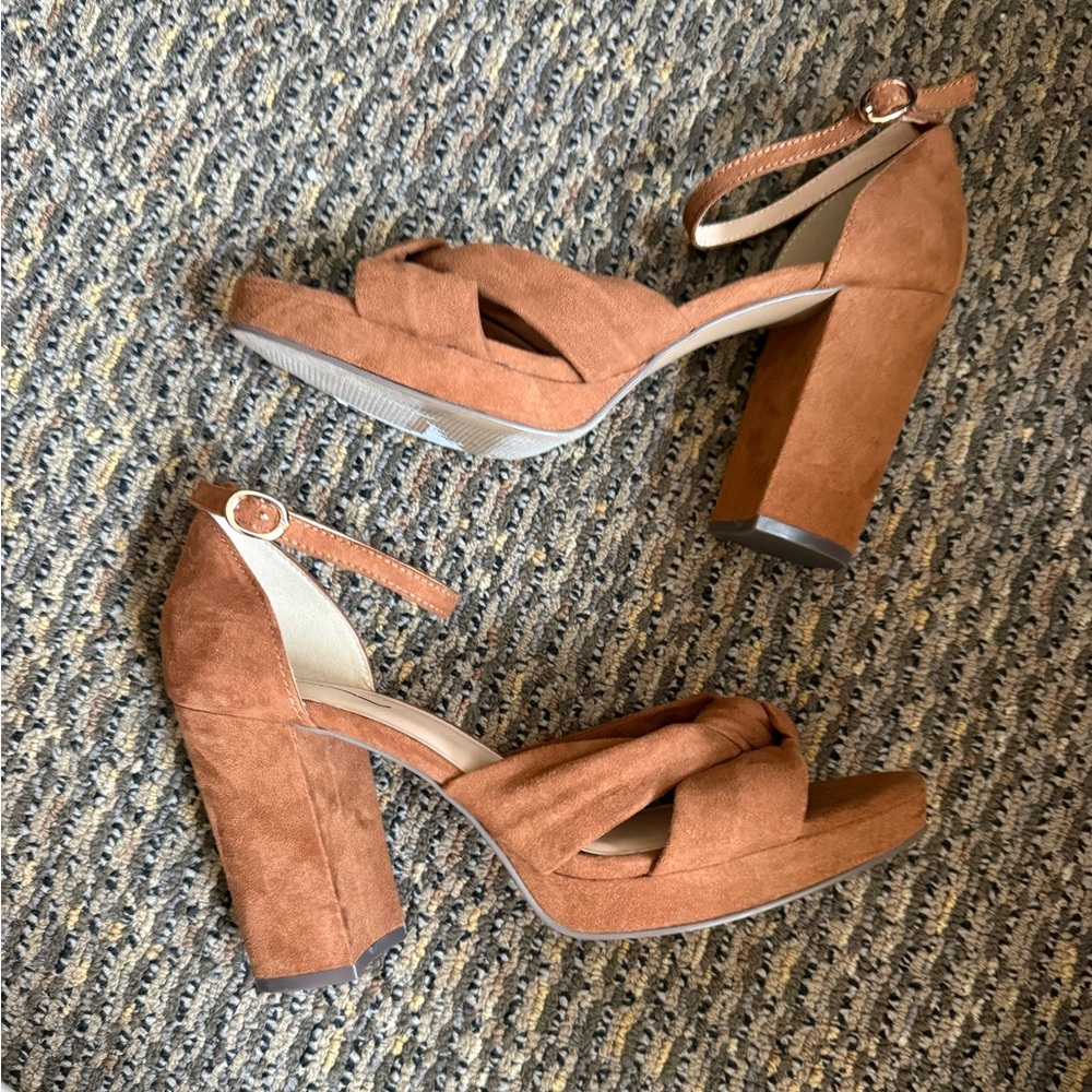 LOFT Suede Block Heel Sandals in Rust Brown
